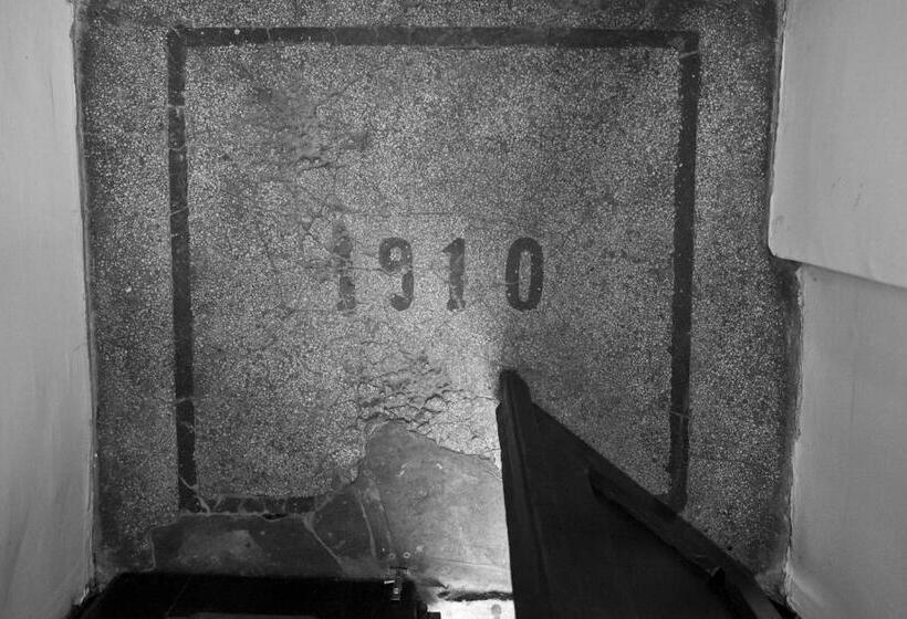اتاق چهار تخته با دستشویی مشترک, Hostel 1910