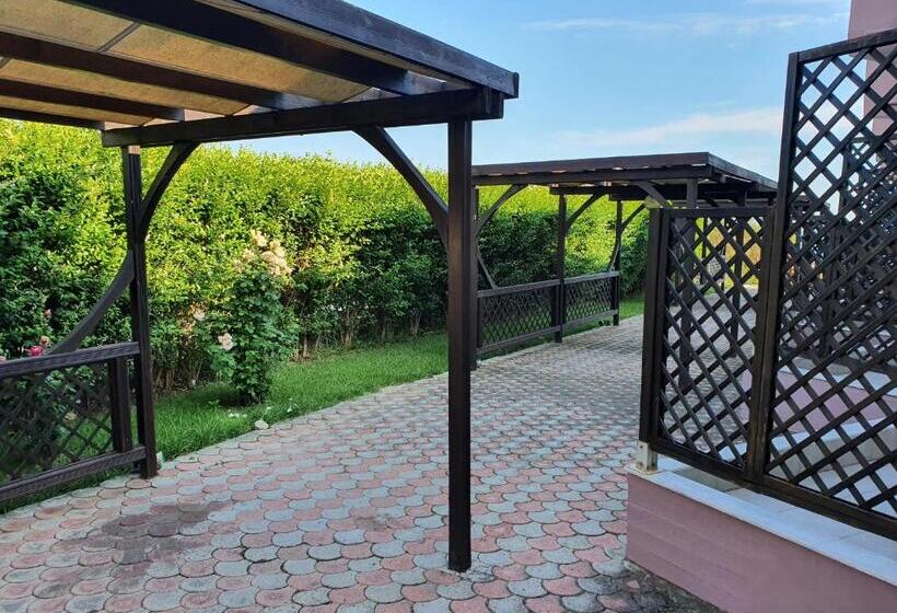 اتاق استاندارد با چشم‌انداز باغ, Aphroditi Island Park