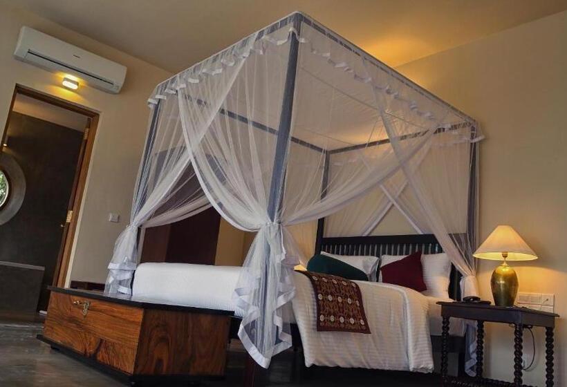 سوییت جونیور, Kings Pavilion Luxury