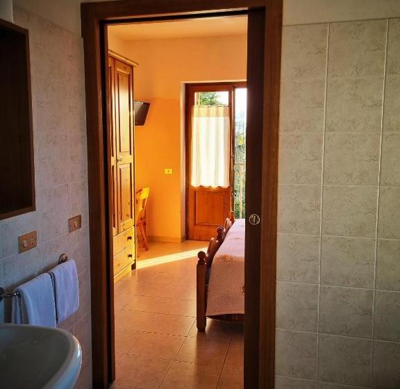 اتاق راحتی سه تخته, Piccola Mantova