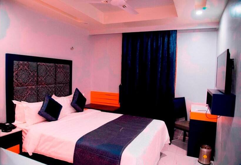 اتاق لوکس, Regenta Inn Vadodara, 500m From Railway Station