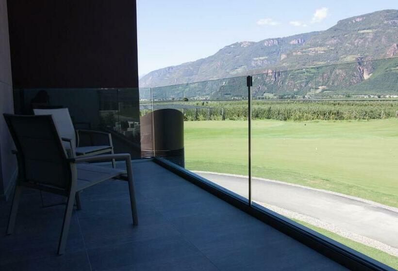 Deluxe Room Mountain View, The Lodge Golf Club Eppan