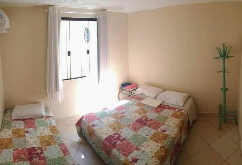 اتاق استاندارد سه تخته با سرویس بهداشتی مشترک, Le Monde Hostel   Suites E Camas