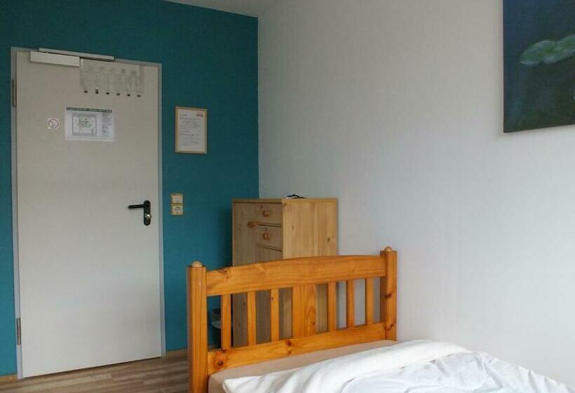 חדר סטנדרט יחיד, Max Hostel