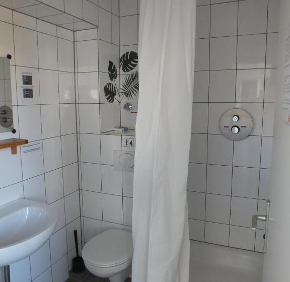 חדר סטנדרט, Max Hostel