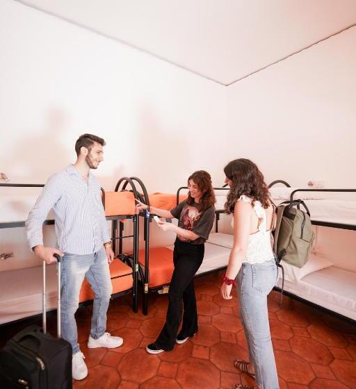 تختخواب در اتاق مشترک, Naples Experience Hostel   Age Limit 18 28