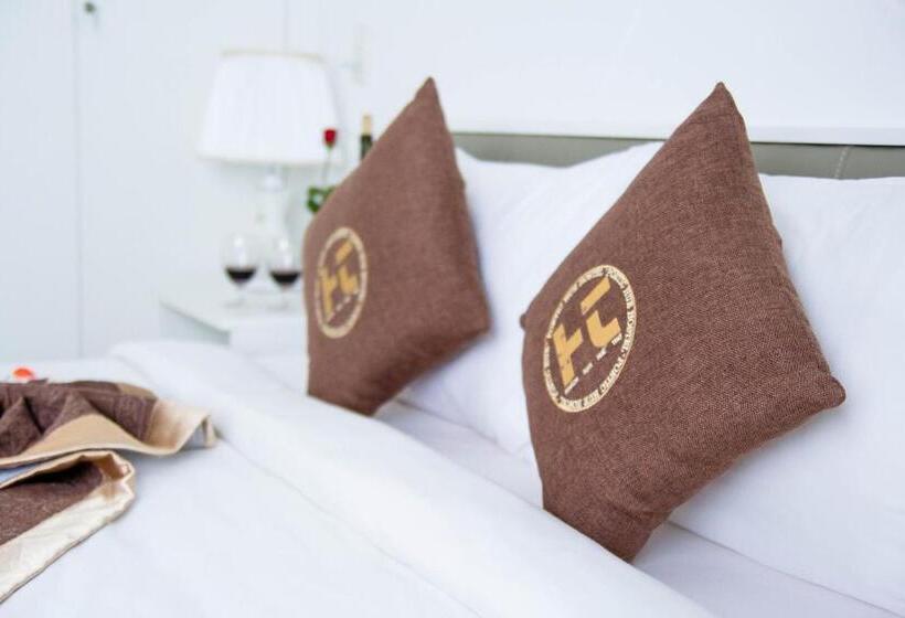اتاق لوکس, Poetic Hue Hotel & Spa