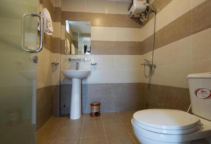 اتاق کلاسیک چهارنفره, Poetic Hue Hotel & Spa