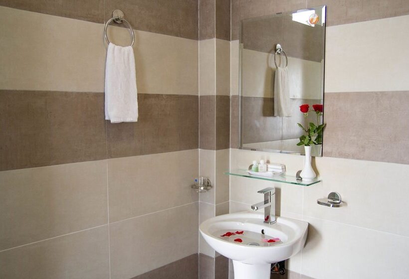 اتاق استاندارد سه نفره, Poetic Hue Hotel & Spa