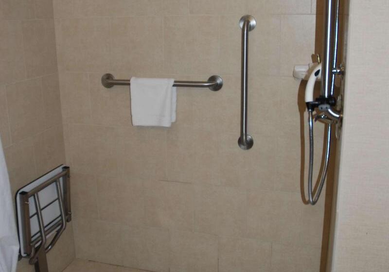 اتاق استاندارد سه نفره, Poetic Hue Hotel & Spa