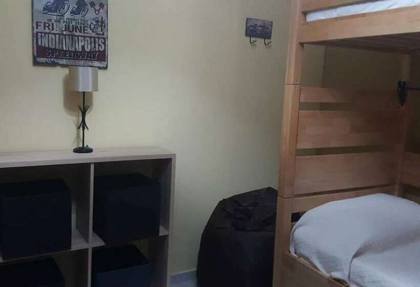 מיטה בחדר משותף, Almancil Hostel