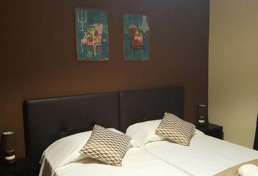 סוויטה, Almancil Hostel