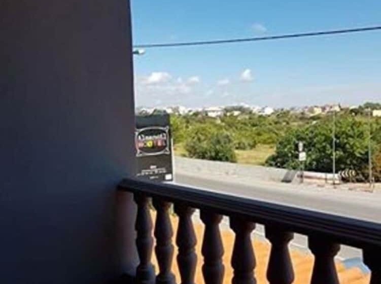 מיטה בחדר משותף, Almancil Hostel