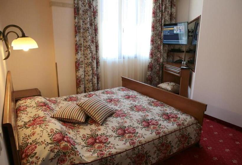 اتاق لوکس, Boutique Hotel Vsk Kentavar