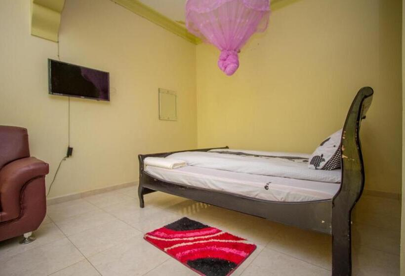 سوییت لوکس, Heras Country Resort