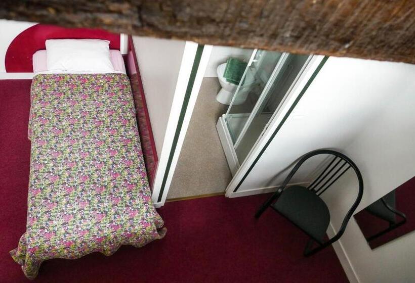 اتاق استاندارد سه نفره, Hôtel Jean Xxii