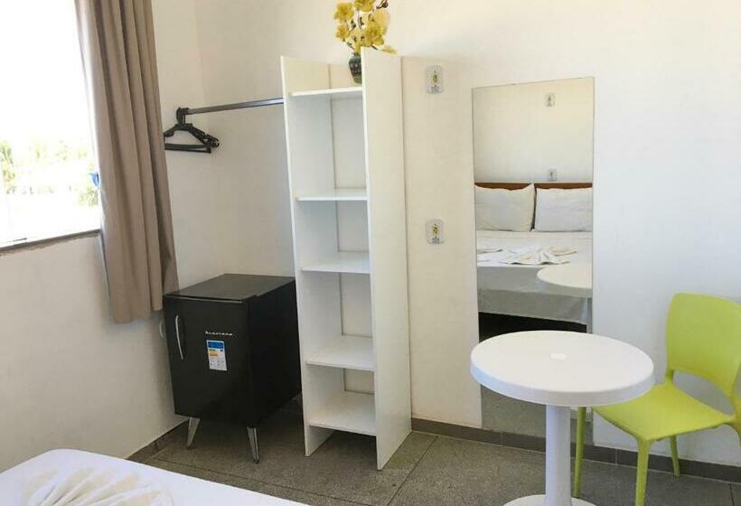 اتاق استاندارد با سرویس بهداشتی مشترک, Maraga Beach Hostel