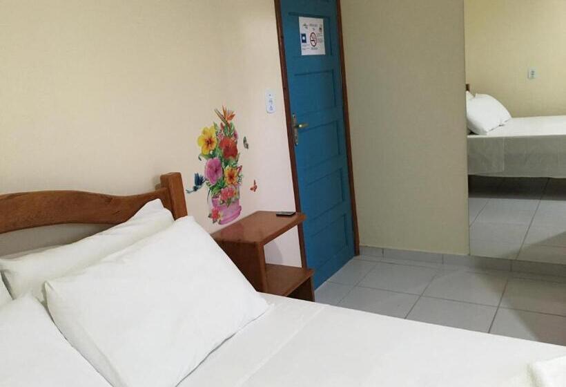 سوییت با چشم‌انداز جانبی دریا, Maraga Beach Hostel