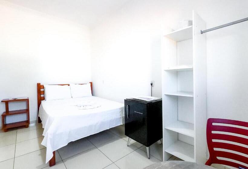 سوییت با چشم‌انداز جانبی دریا, Maraga Beach Hostel