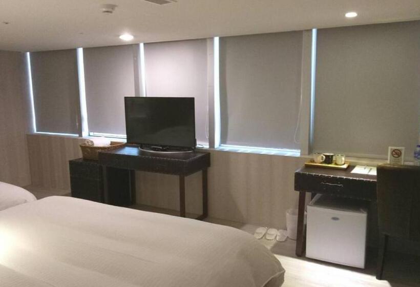 اتاق استاندارد سه نفره, Xinshehotel   Chungli