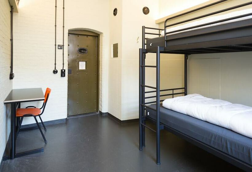 اتاق استاندارد با سرویس بهداشتی مشترک, Alibi Hostel Leeuwarden