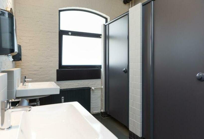 اتاق استاندارد با سرویس بهداشتی مشترک, Alibi Hostel Leeuwarden