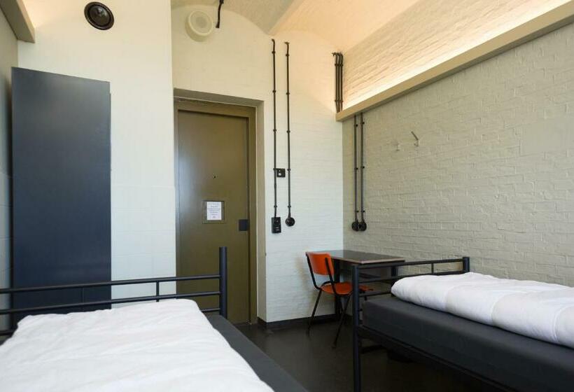 اتاق استاندارد با سرویس بهداشتی مشترک, Alibi Hostel Leeuwarden