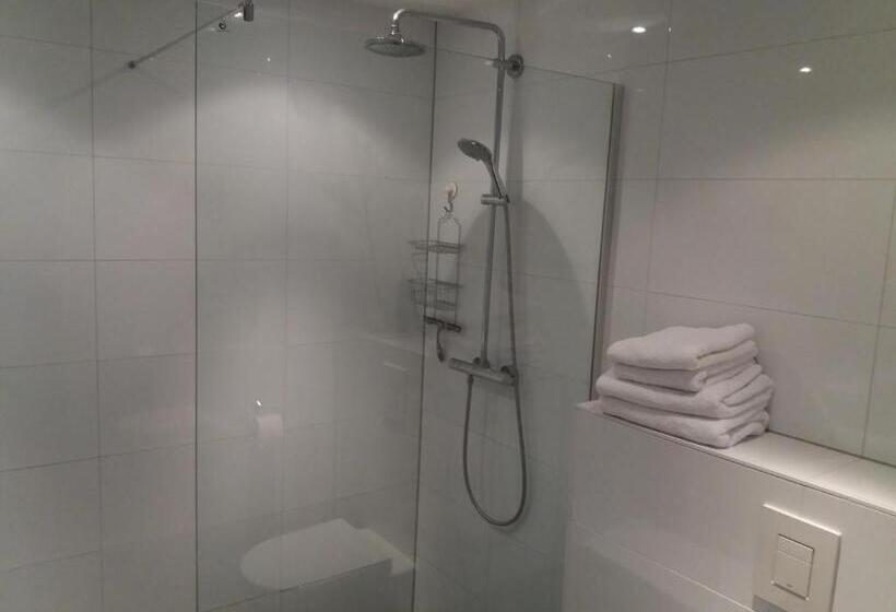 اتاق استاندارد با تخت بزرگ, Marbles Inn