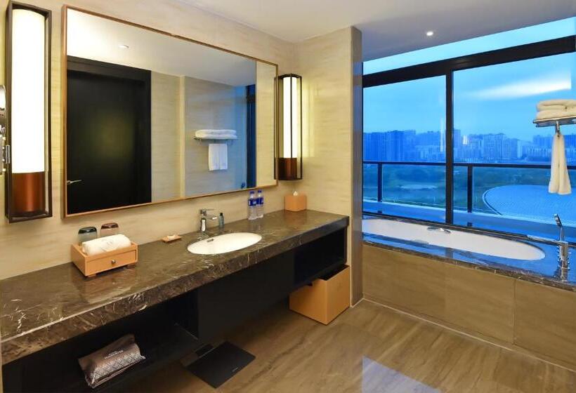 سوییت لوکس, Grand Skylight International Hotel Huizhou