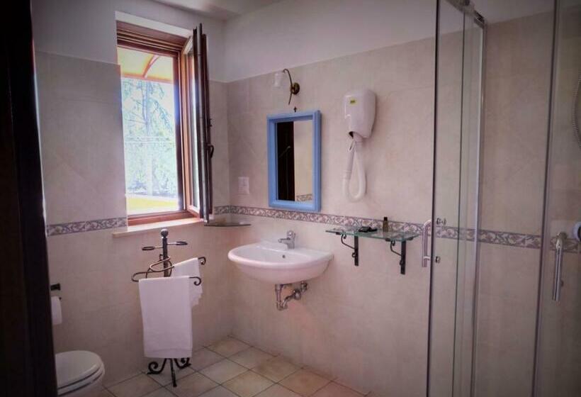 اتاق استاندارد, Albergo   Ristorante Il Tino