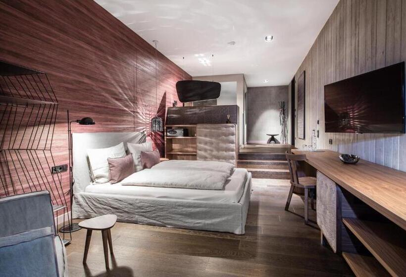 سوئیت کلاسیک, Senses Violett Suites   Adults Only