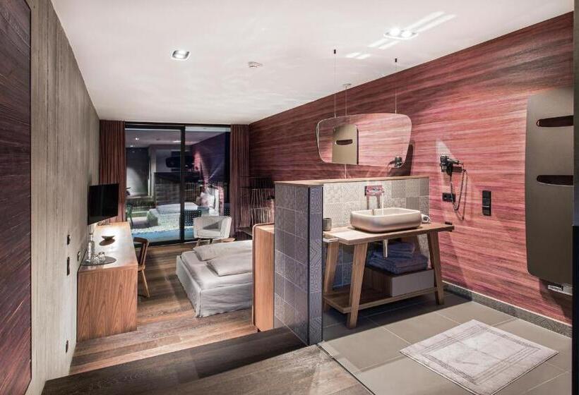 سوئیت کلاسیک, Senses Violett Suites   Adults Only