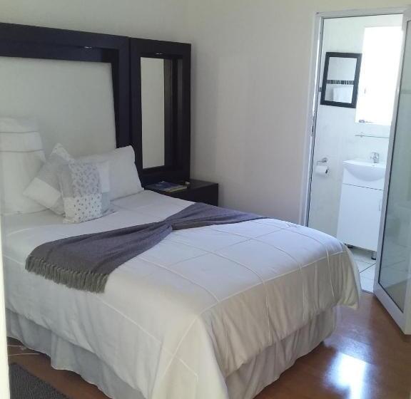 اتاق استاندارد, Mentor Guest House