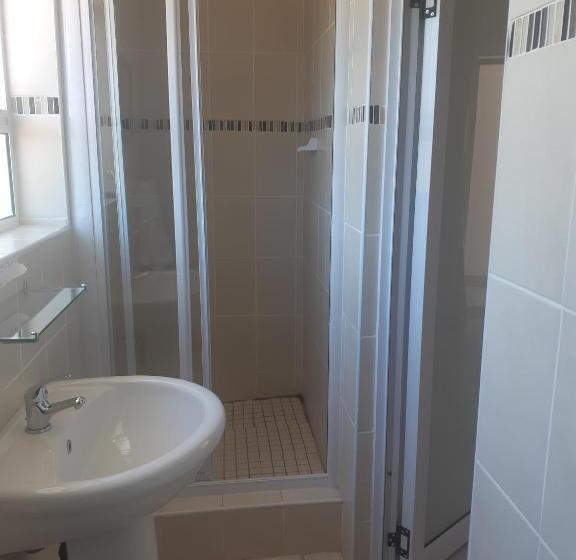 اتاق استاندارد, Mentor Guest House