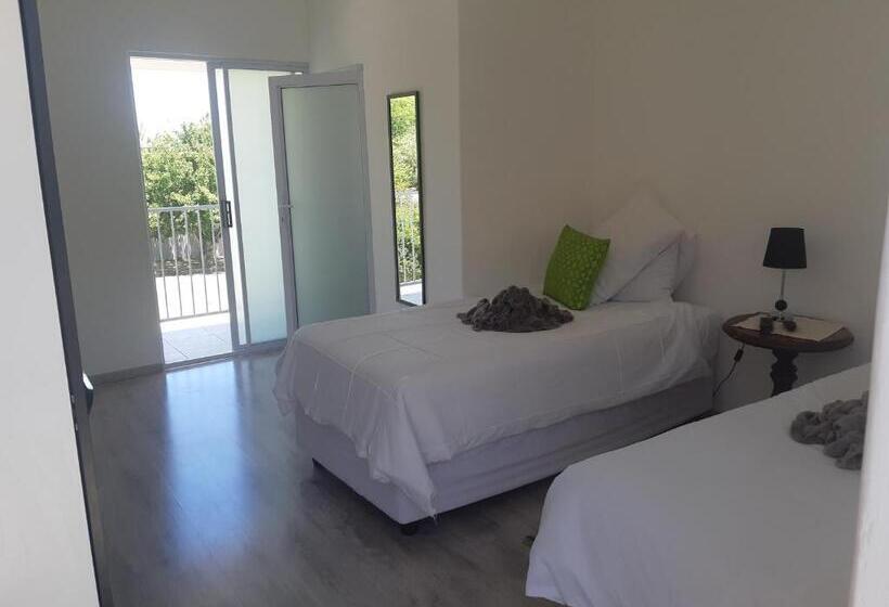 اتاق استاندارد, Mentor Guest House