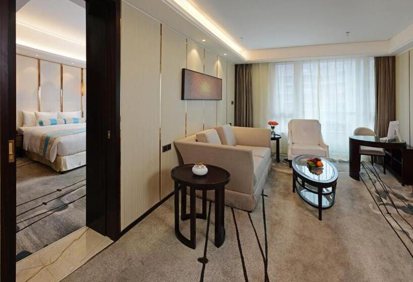 سوییت اجرایی, Menshine Gloria Plaza