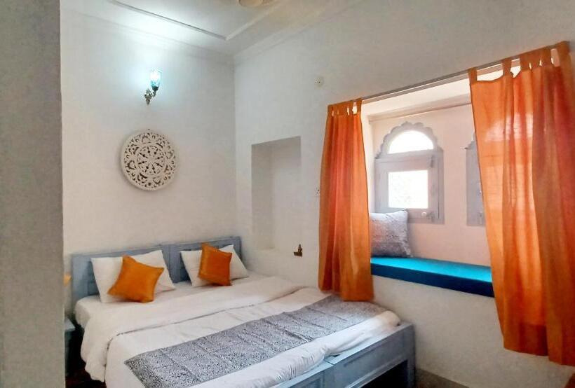 اتاق استاندارد با چشم‌انداز باغ, Jaisalmer Hostel Crowd