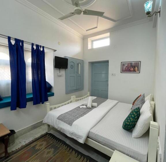 اتاق استاندارد با چشم‌انداز باغ, Jaisalmer Hostel Crowd