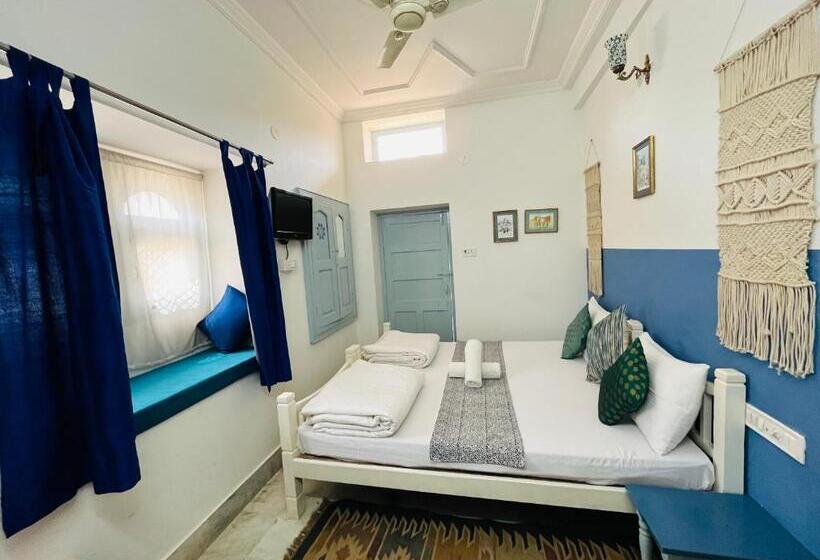 اتاق استاندارد با چشم‌انداز باغ, Jaisalmer Hostel Crowd