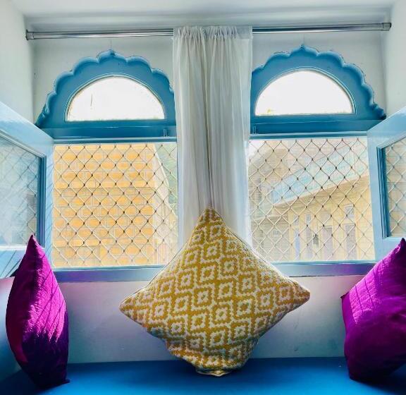 اتاق استاندارد با چشم‌انداز باغ, Jaisalmer Hostel Crowd