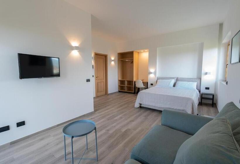 سوییت با چشم‌انداز دریا, Antares Rooms And Suites