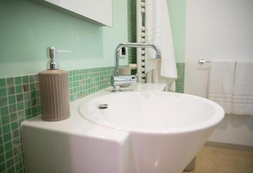 اتاق استاندارد با چشم‌انداز دریا, Antares Rooms And Suites