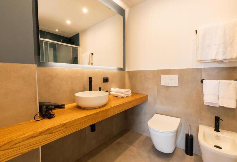 اتاق استاندارد با تراس, Antares Rooms And Suites