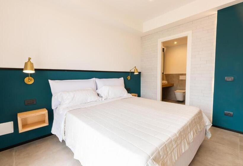 اتاق استاندارد با تراس, Antares Rooms And Suites