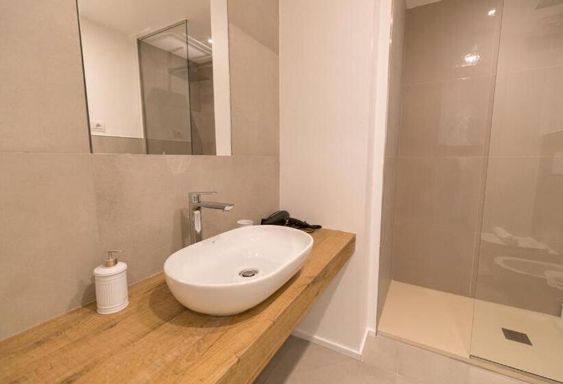 اتاق استاندارد با بالکن و چشم‌انداز دریا, Antares Rooms And Suites