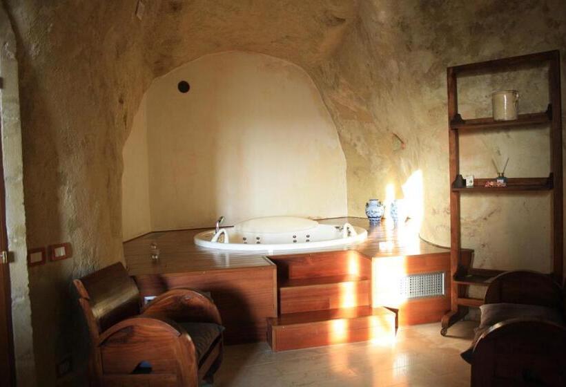 اتاق استاندارد با تخت بزرگ, Locus Amoenus