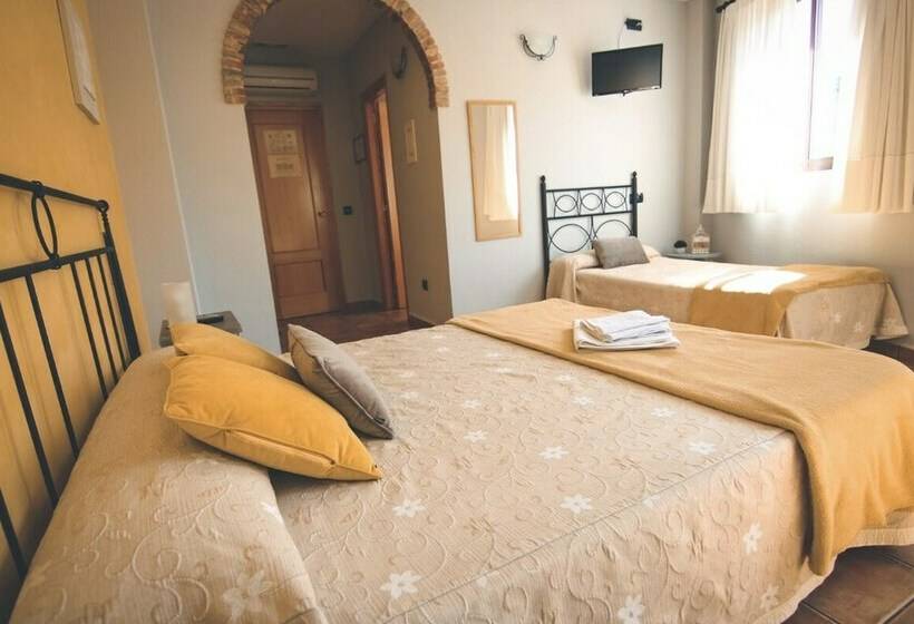 اتاق استاندارد چهار تخته, Restaurante Viñas Viejas