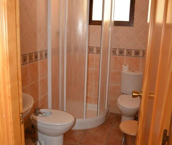 اتاق استاندارد چهار تخته, Restaurante Viñas Viejas