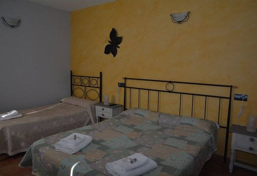 اتاق استاندارد سه نفره, Restaurante Viñas Viejas
