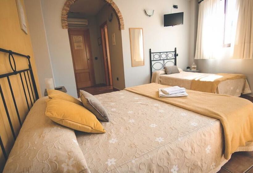 اتاق استاندارد چهار تخته, Restaurante Viñas Viejas